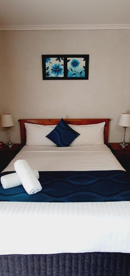Centrepoint Motel Deniliquin Buitenkant foto