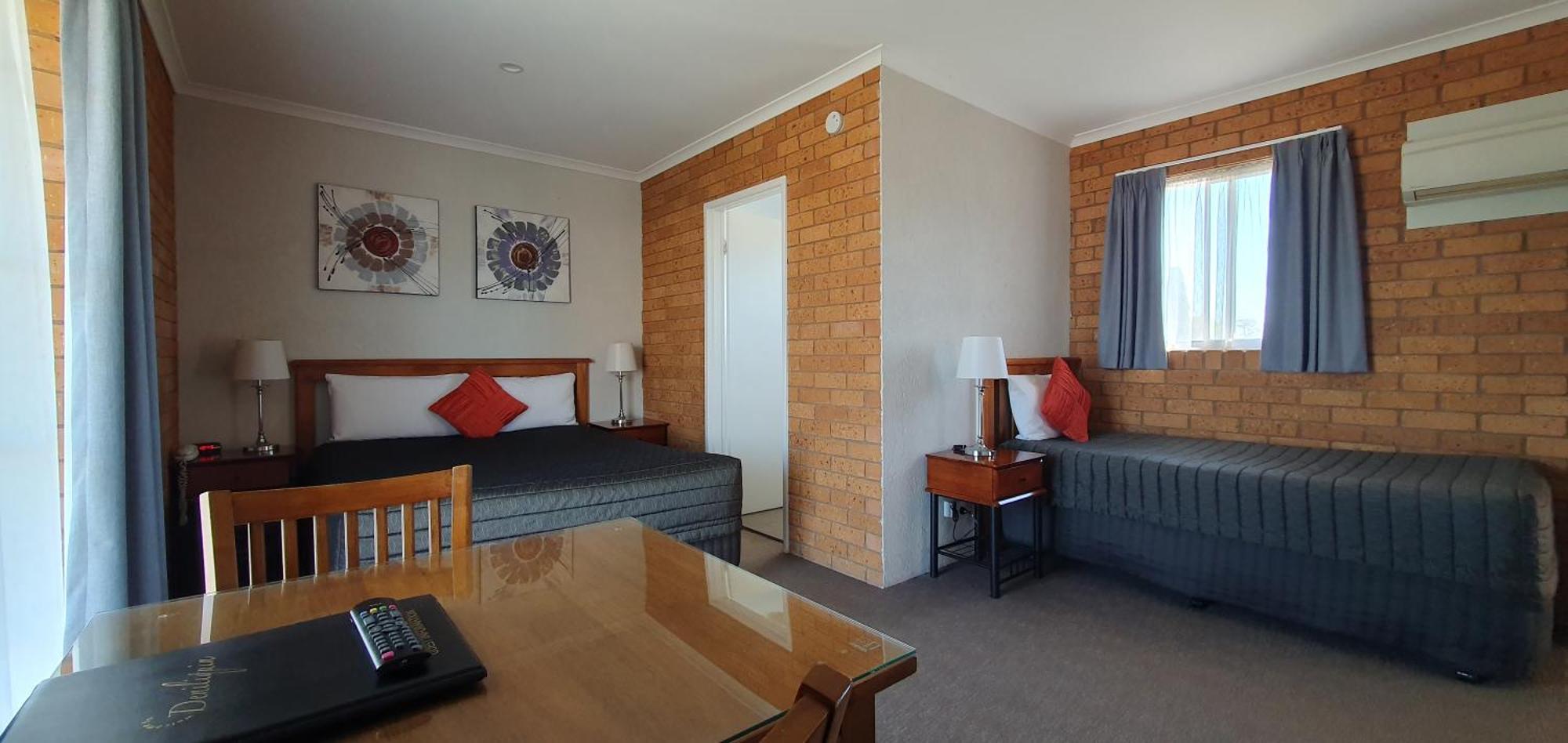 Centrepoint Motel Deniliquin Buitenkant foto