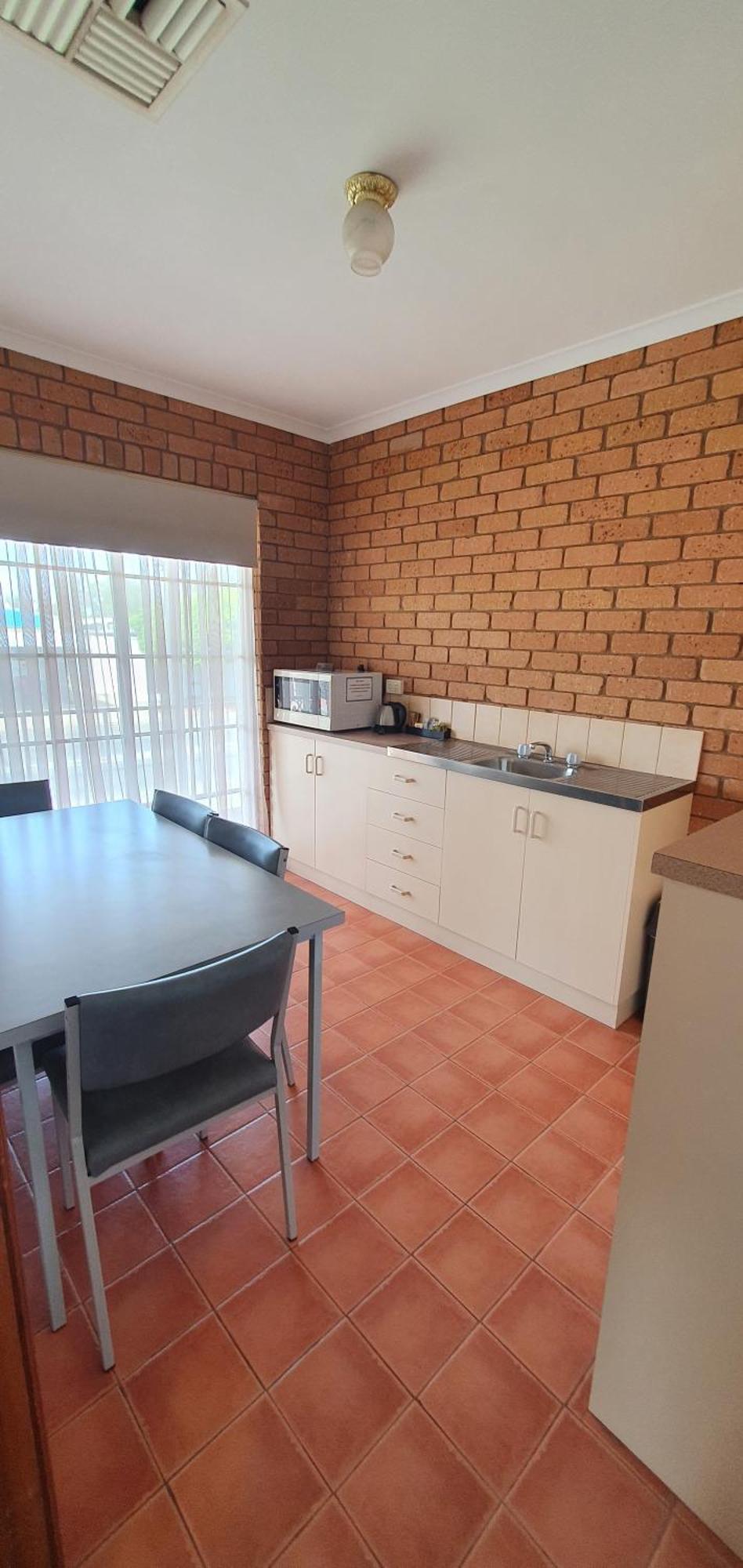 Centrepoint Motel Deniliquin Buitenkant foto