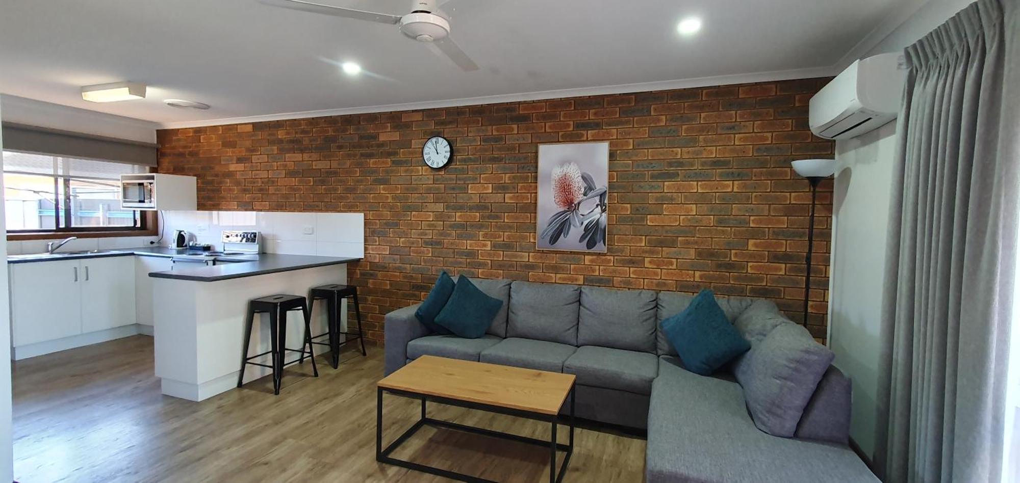 Centrepoint Motel Deniliquin Buitenkant foto