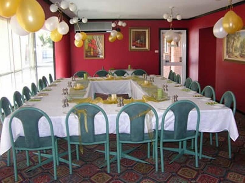 Centrepoint Motel Deniliquin Buitenkant foto