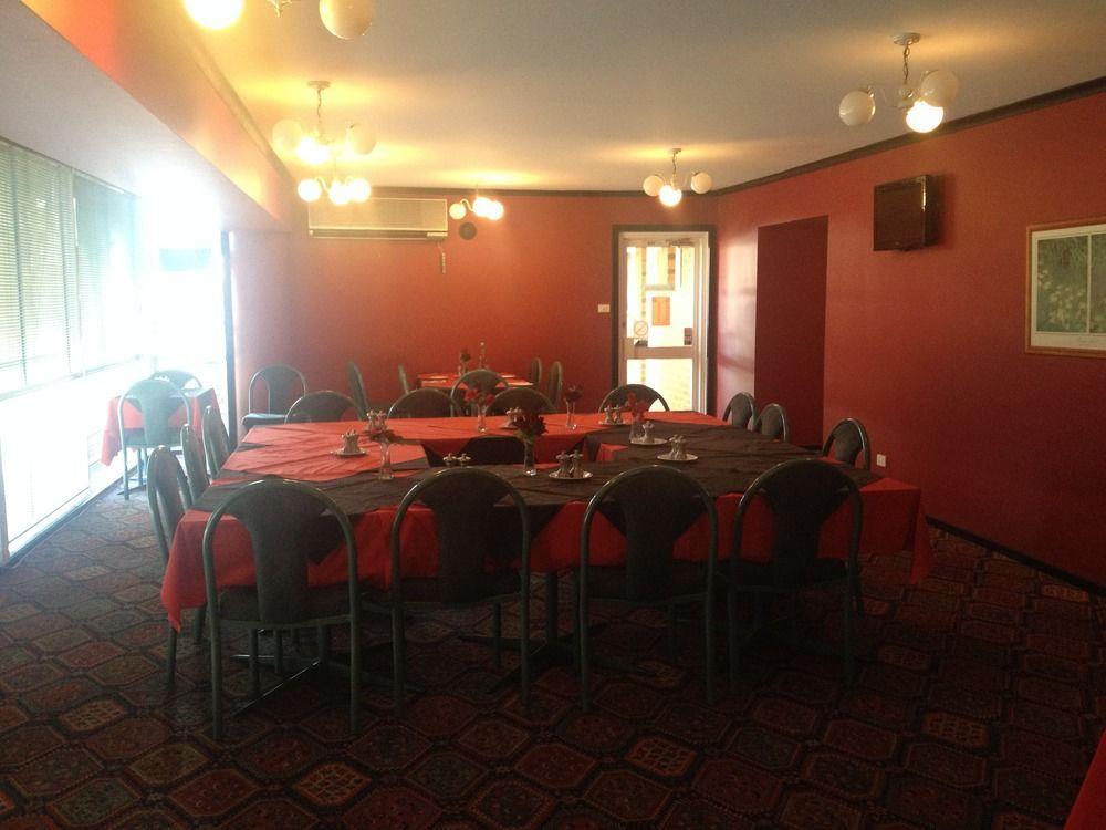 Centrepoint Motel Deniliquin Buitenkant foto
