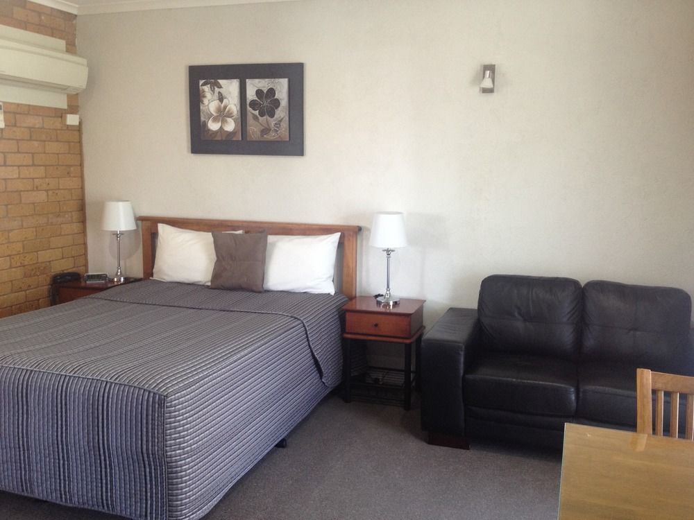 Centrepoint Motel Deniliquin Buitenkant foto