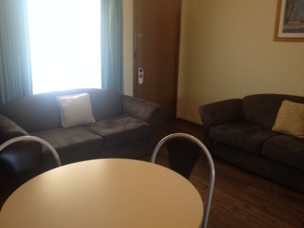 Centrepoint Motel Deniliquin Buitenkant foto