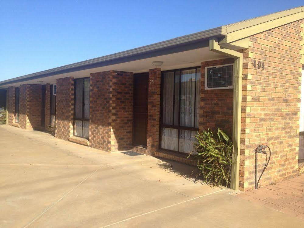 Centrepoint Motel Deniliquin Buitenkant foto