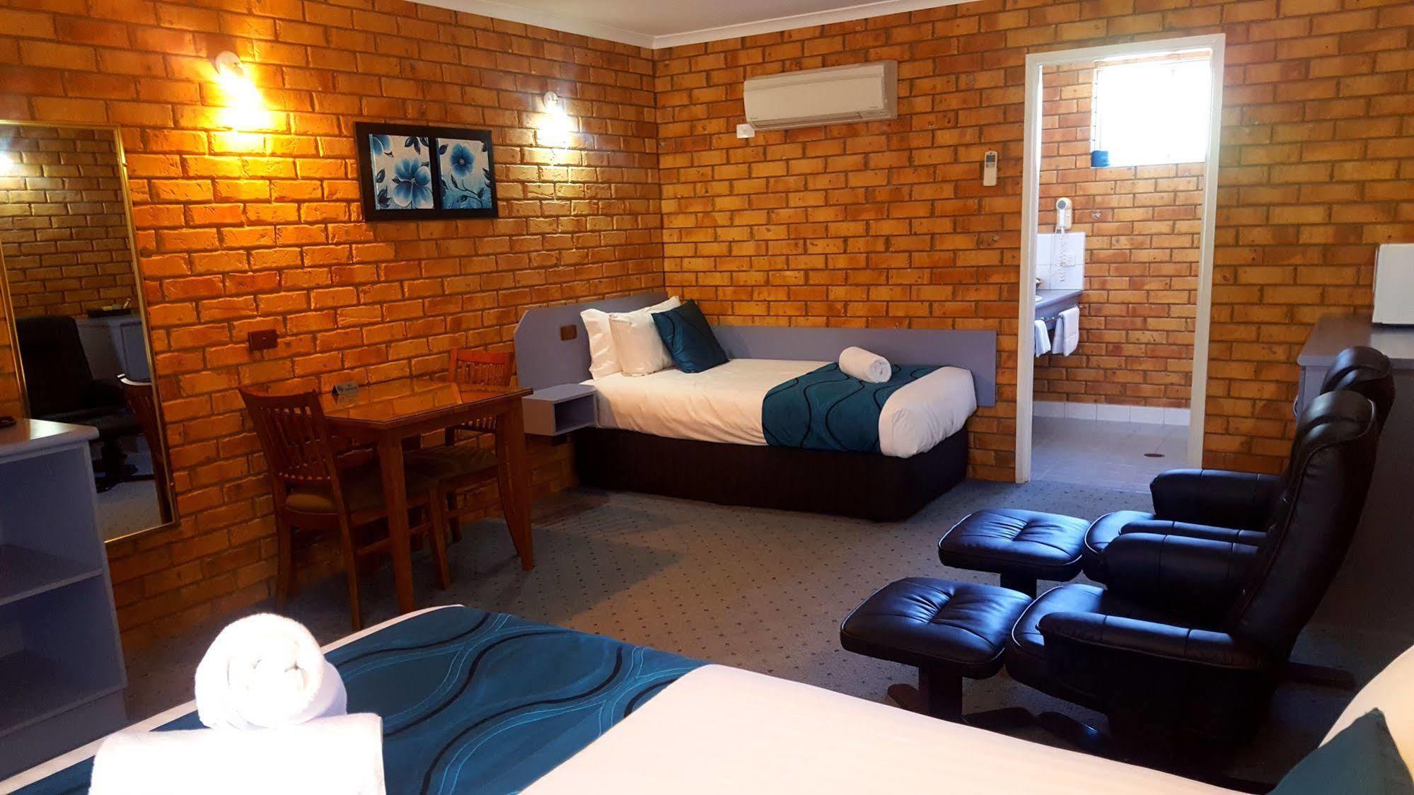 Centrepoint Motel Deniliquin Buitenkant foto